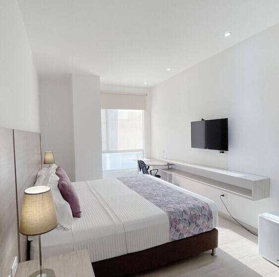 Superior Kamer, Ms Pacifico Chipichape