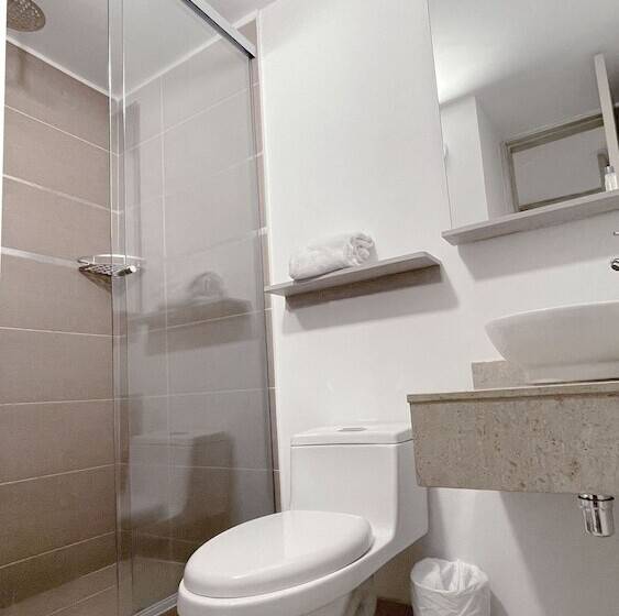 Superior Kamer, Ms Pacifico Chipichape