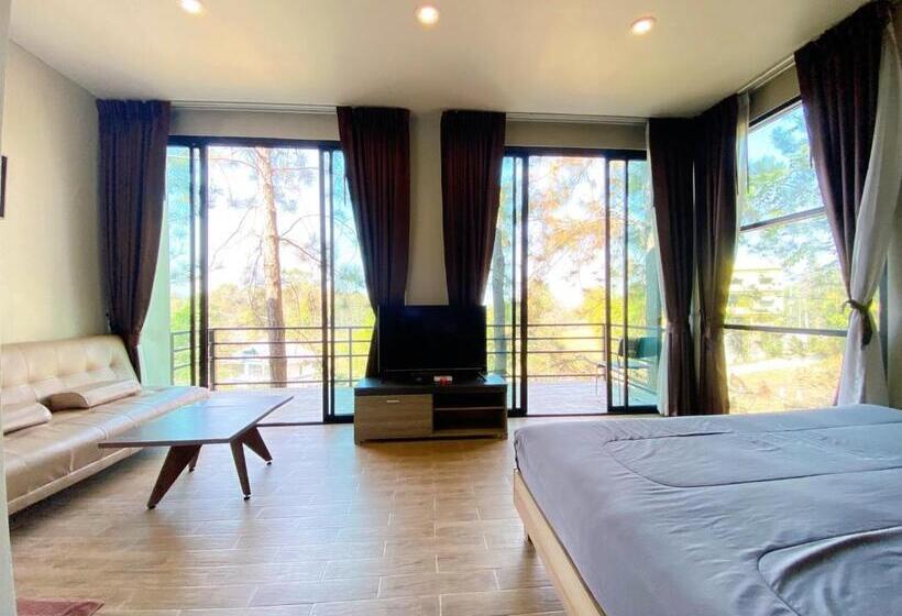 اتاق لوکس با بالکن, Krin Resort