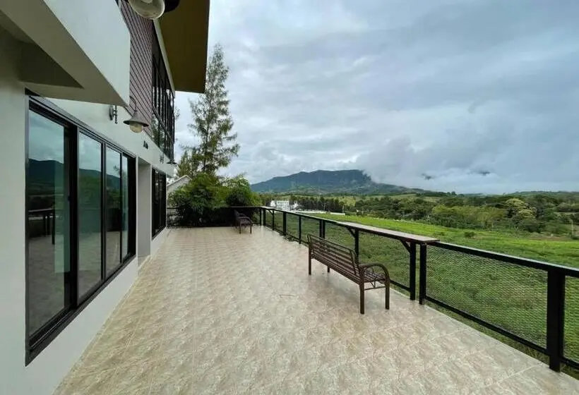 キングサイズベッドのスタンダードルーム, Krin Resort