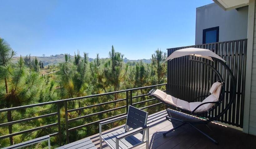 اتاق سوپریور با چشم‌انداز کوهستان, Krin Resort
