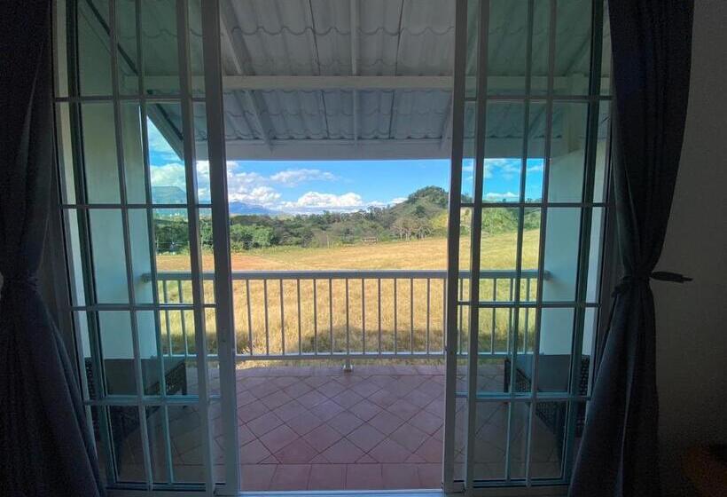 سوئیت با بالکن, Krin Resort