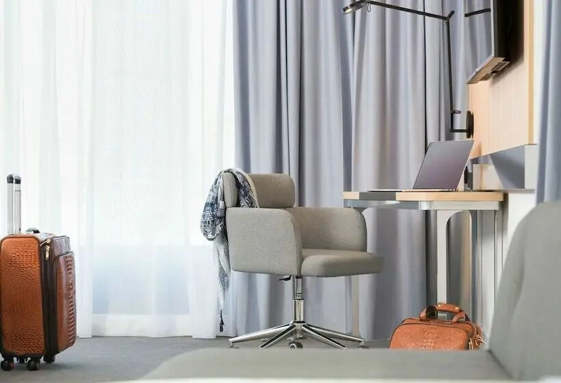 Perhehuone, Novotel Charleroi Centre
