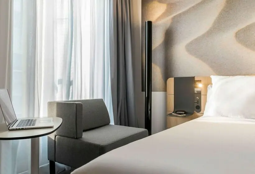 Superior-huone, Novotel Charleroi Centre