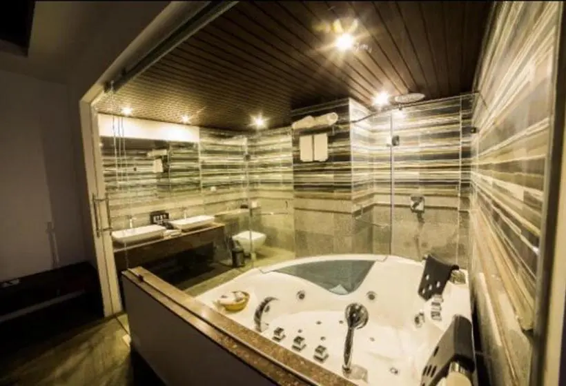 プレジデントスイートルーム, Elixir Hills Suites Resort And Spa