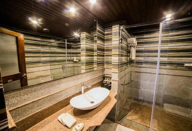 デラックススイート, Elixir Hills Suites Resort And Spa