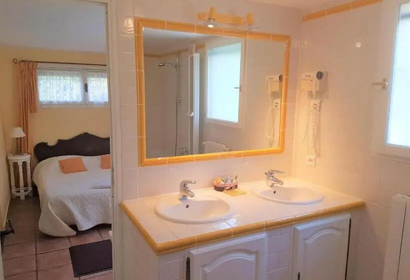 Suite with Terrace, B&b With Charm, Quiet, Kitchen, Sw Pool