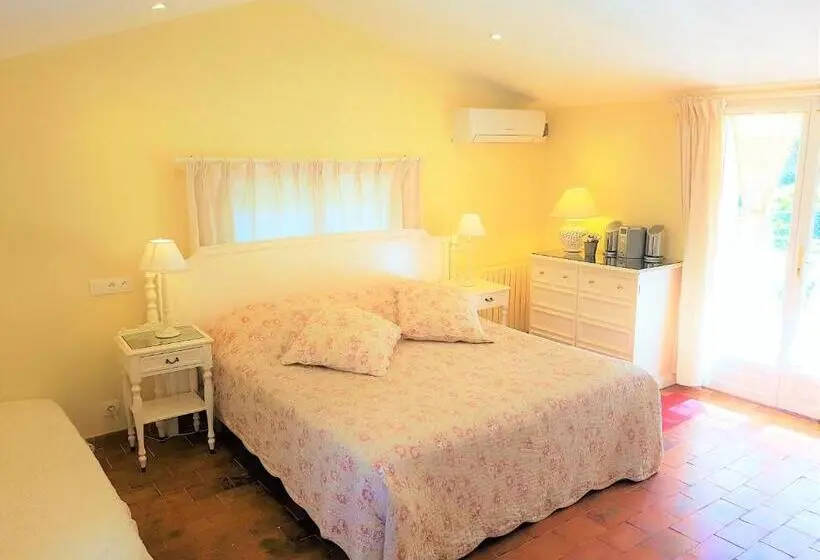 Standard-huone Parveke, B&b With Charm, Quiet, Kitchen, Sw Pool