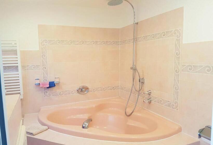 テラス付きスタンダードルーム, B&b With Charm, Quiet, Kitchen, Sw Pool