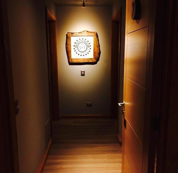 חדר סטנדרט לארבעה, Amun