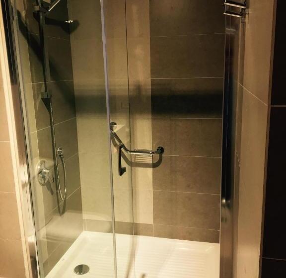 חדר סטנדרט עם מיטת קינג, Amun