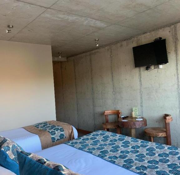 חדר סטנדרט לשלושה, Amun