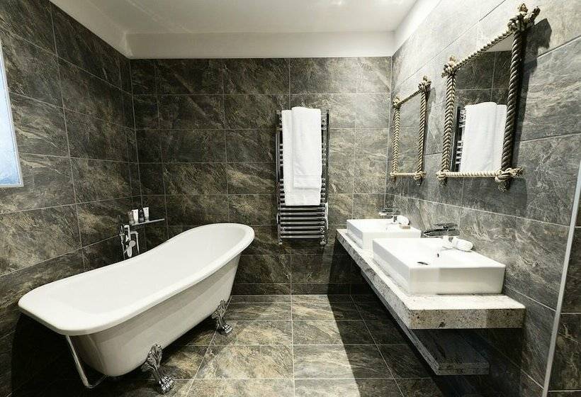 Полулюкс, Fence Gate Lodge