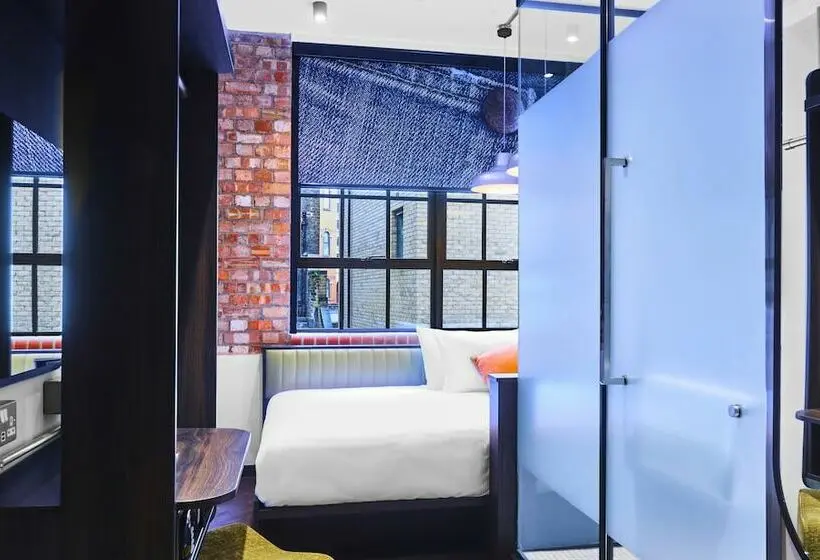 Standard Room, New Road