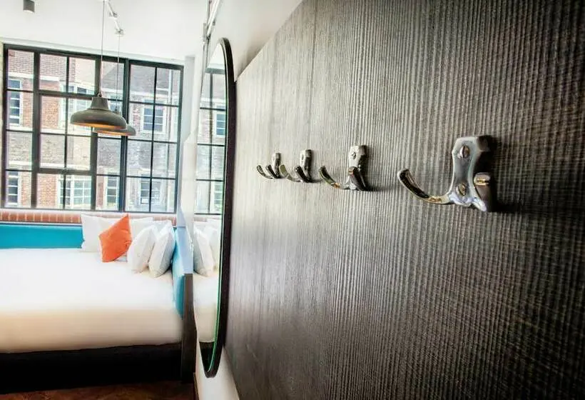 Standard Room, New Road