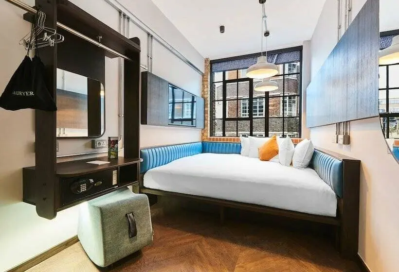 Standard Room, New Road