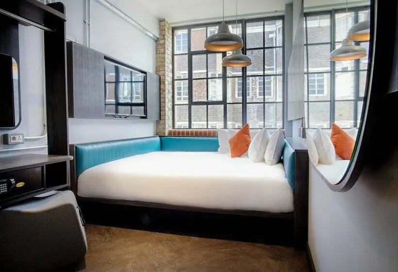 Standard Room, New Road