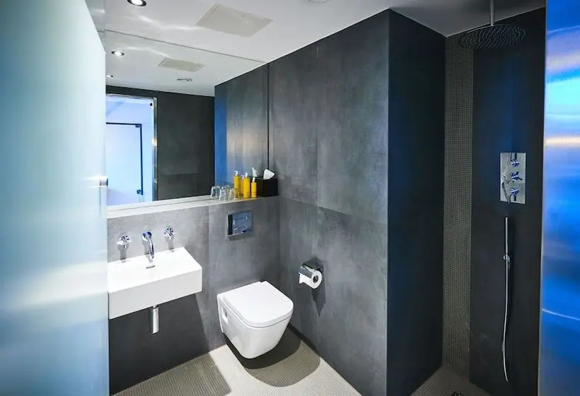 Standard Room, New Road
