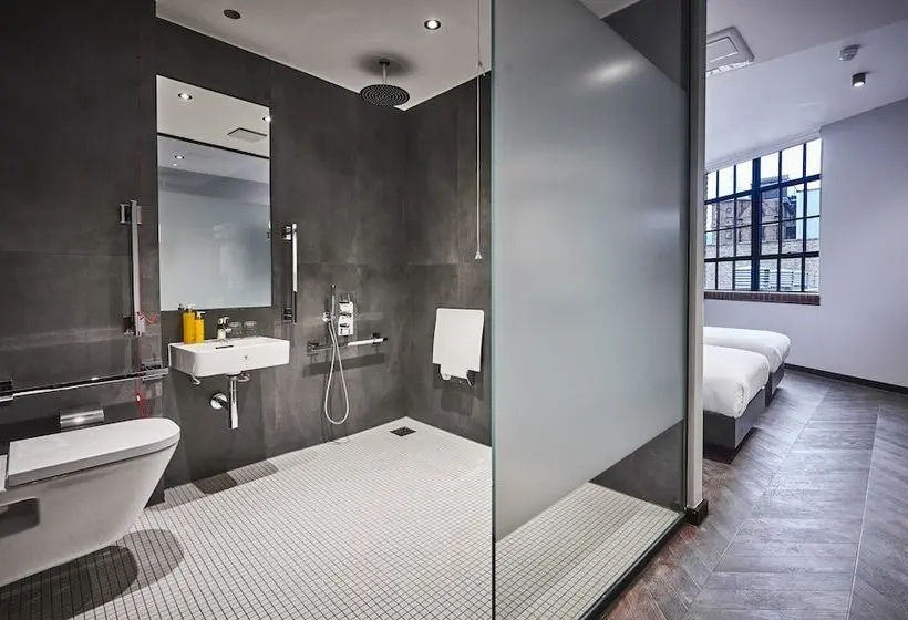 Standard Room, New Road