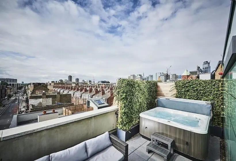 Standard Room with Hot Tub, New Road