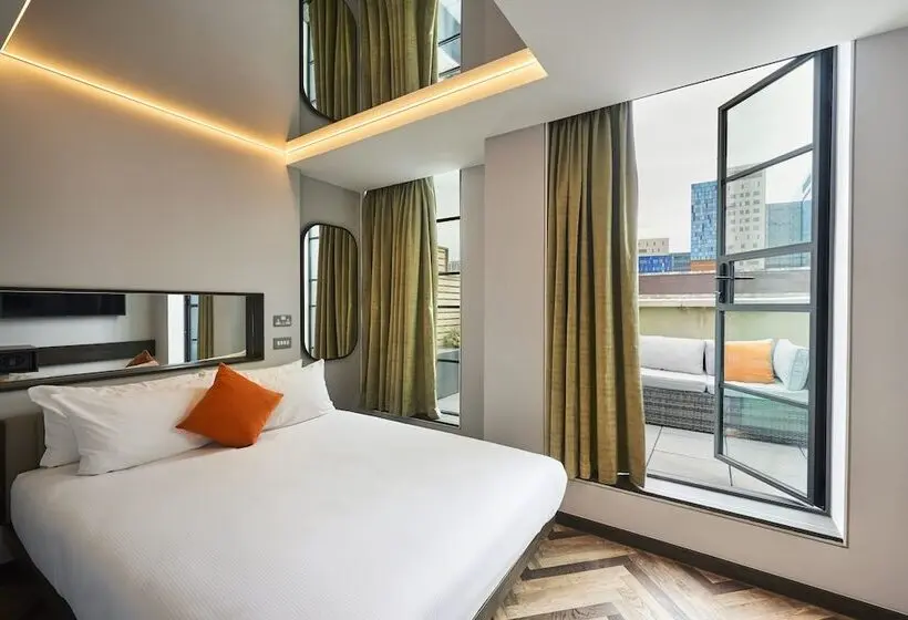 Standard Room with Hot Tub, New Road