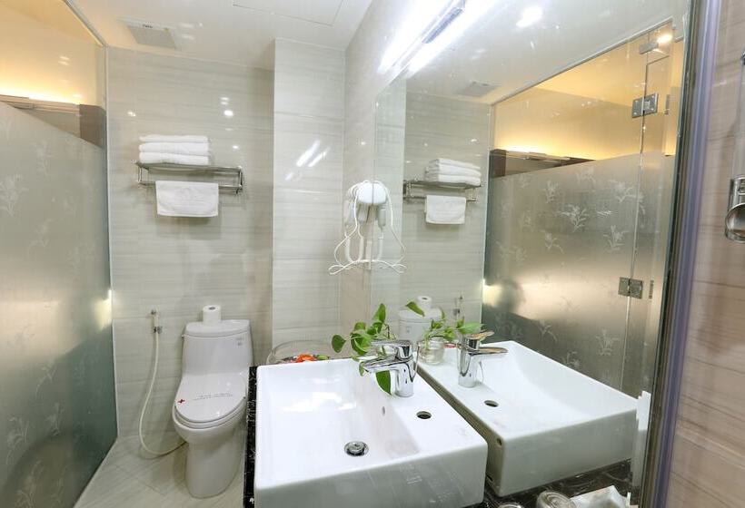 اتاق سوپریور, Prague