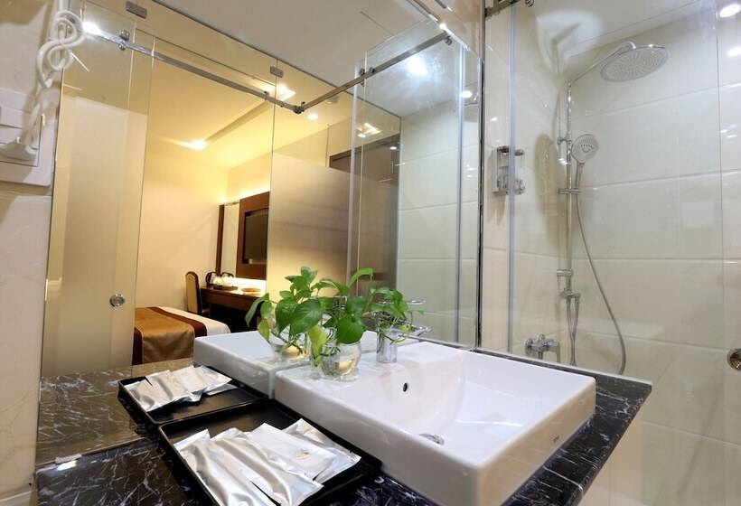 اتاق سوپریور, Prague