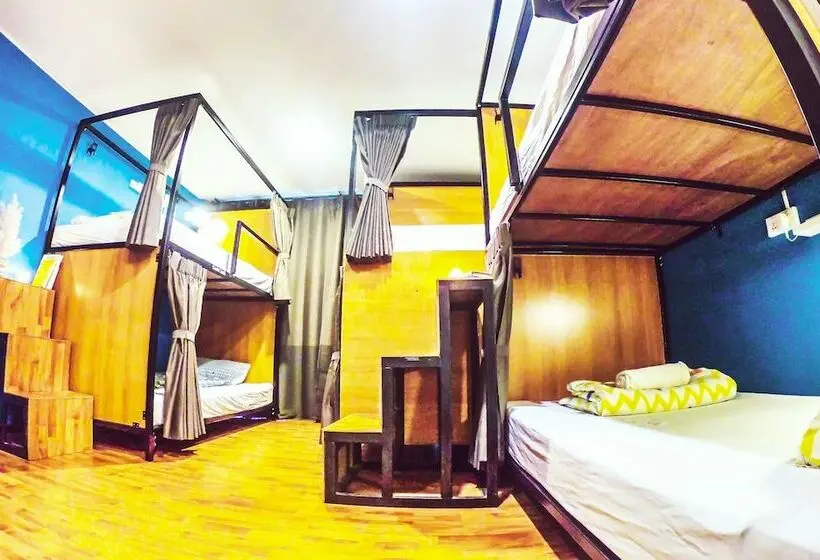 تختخواب در اتاق مشترک, Zzz Hostel   Don Mueang Airport