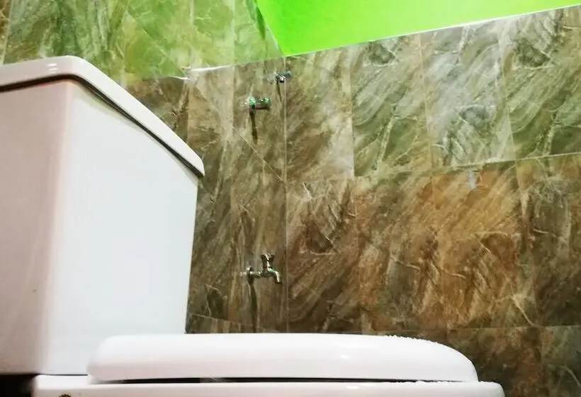 3 Bett Deluxe Zimmer, Araliya Self Cooking Hostel