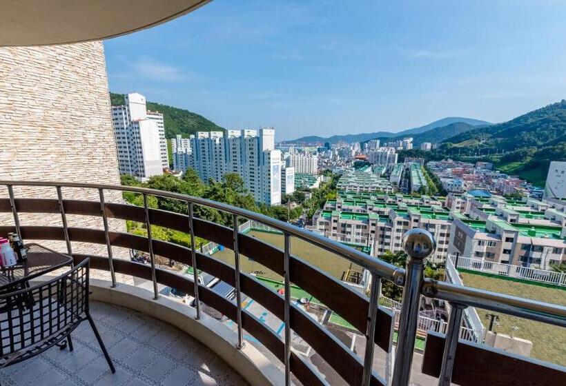 سوئیت پریمیوم, Home Fourest Resort Geoje
