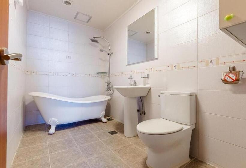 جناح مزود بتراس, Home Fourest Resort Geoje