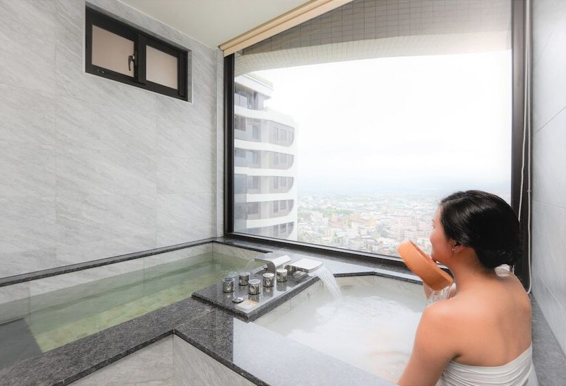 اتاق لوکس سه تخته, Cuncyue Hot Spring Resort