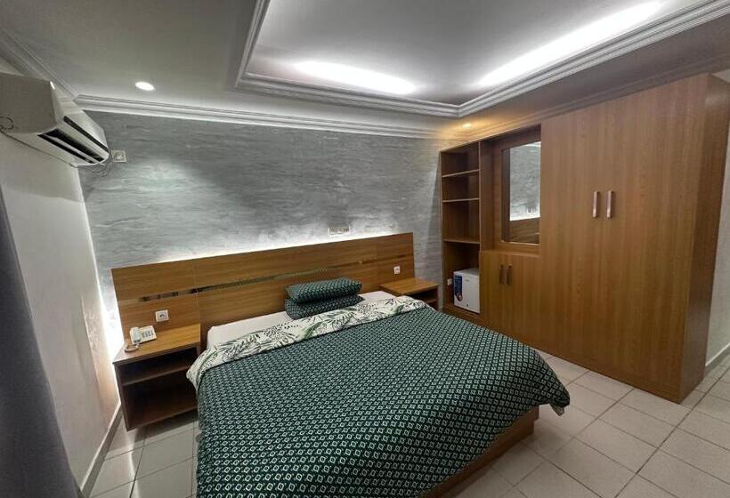 اتاق اکونومی یک تخته, De L Aeroport