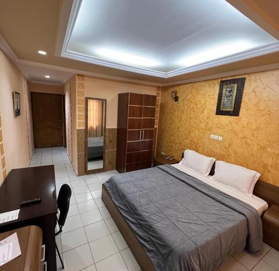 اتاق اکونومی یک تخته, De L Aeroport