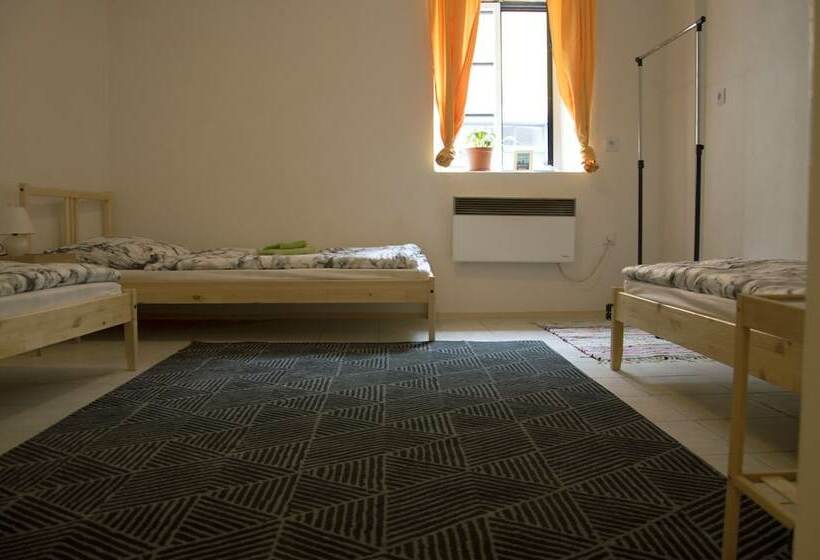 エコノミートリプルルーム, Red Point