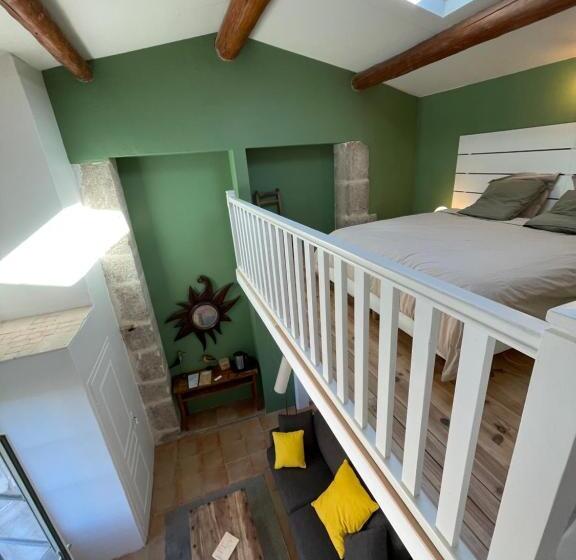 جناح دوبلكس, Domaine De Pelican