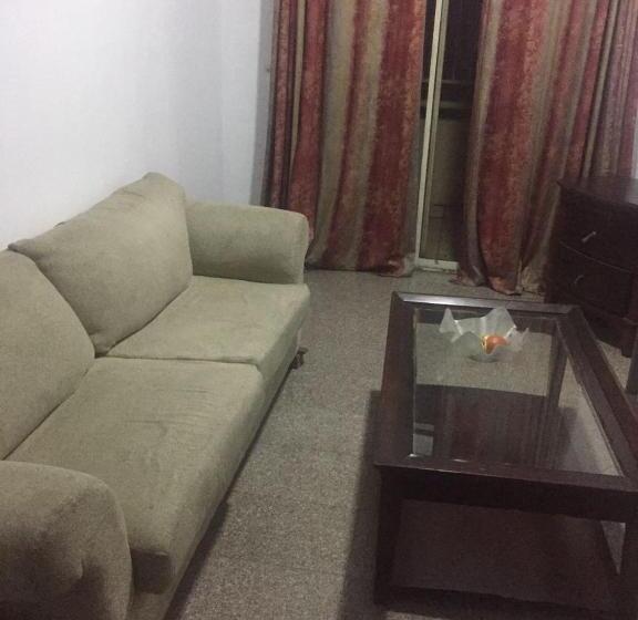 سوییت, Christine Apartment Hotel Ltd