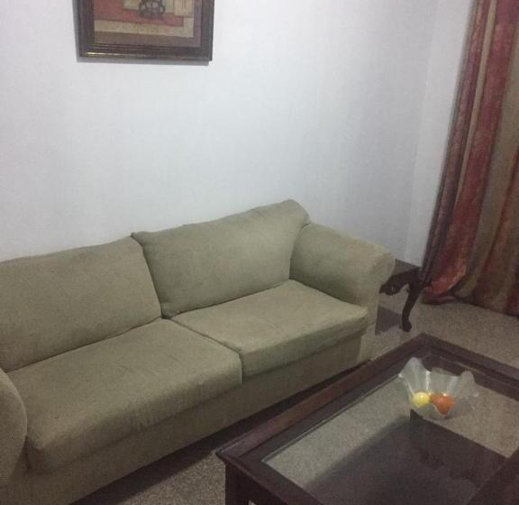 سوییت, Christine Apartment Hotel Ltd