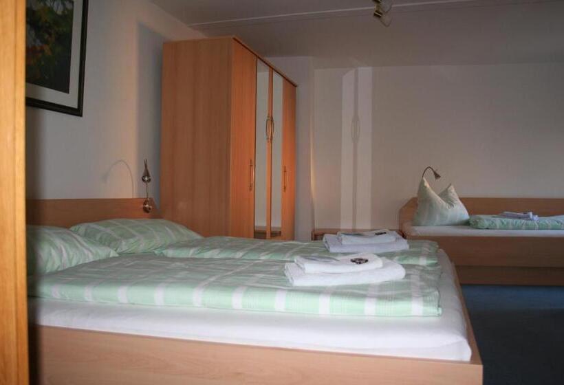 חדר סטנדרט לשלושה, Gasthaus & Hotel Zur Linde