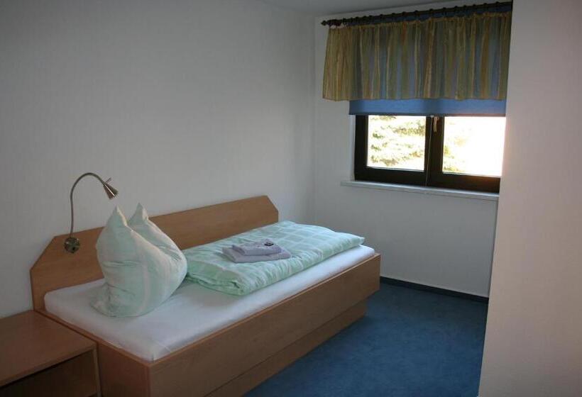 חדר סטנדרט לשלושה, Gasthaus & Hotel Zur Linde