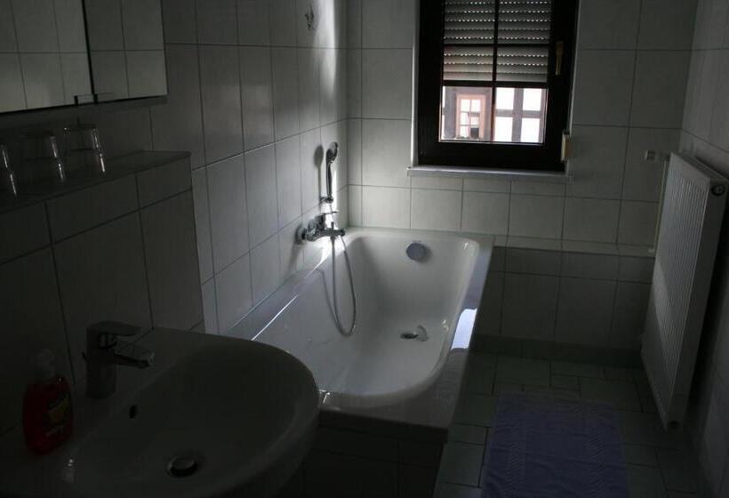 スタンダードトリプルルーム, Gasthaus & Hotel Zur Linde