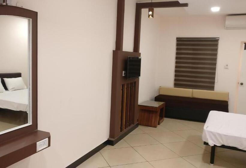 اتاق اکونومی, Ashok Bhavan