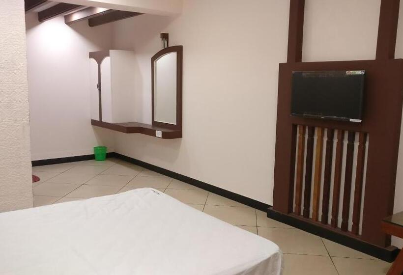 اتاق اکونومی, Ashok Bhavan