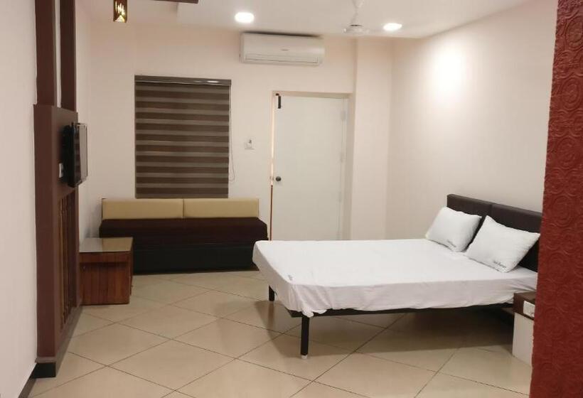 اتاق اکونومی, Ashok Bhavan