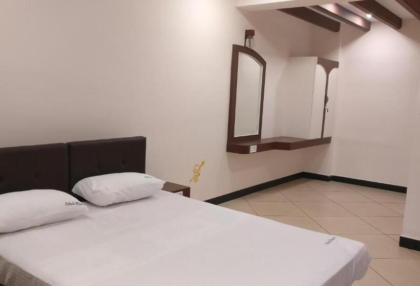 اتاق اکونومی, Ashok Bhavan