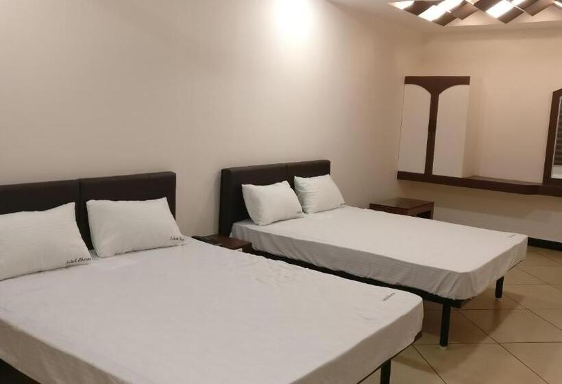 اتاق لوکس خانوادگی, Ashok Bhavan