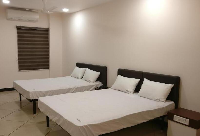 اتاق لوکس خانوادگی, Ashok Bhavan