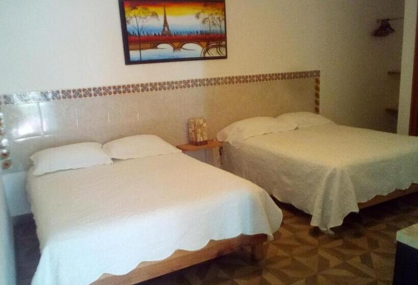 اتاق استاندارد چهار تخته, Hacienda San Miguel