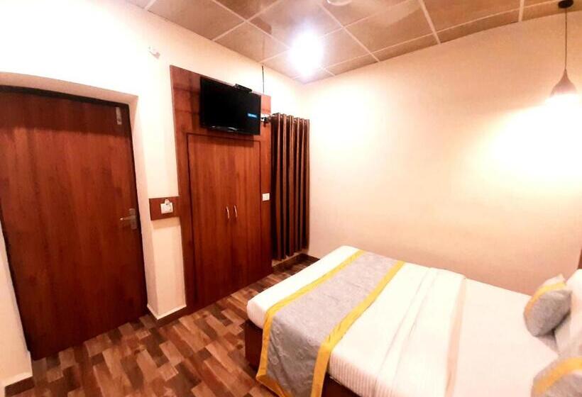 キングサイズベッドのデラックスルーム, Luxmi