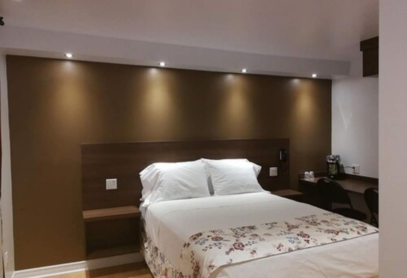 スーペリアールーム, Motel Chez Nous